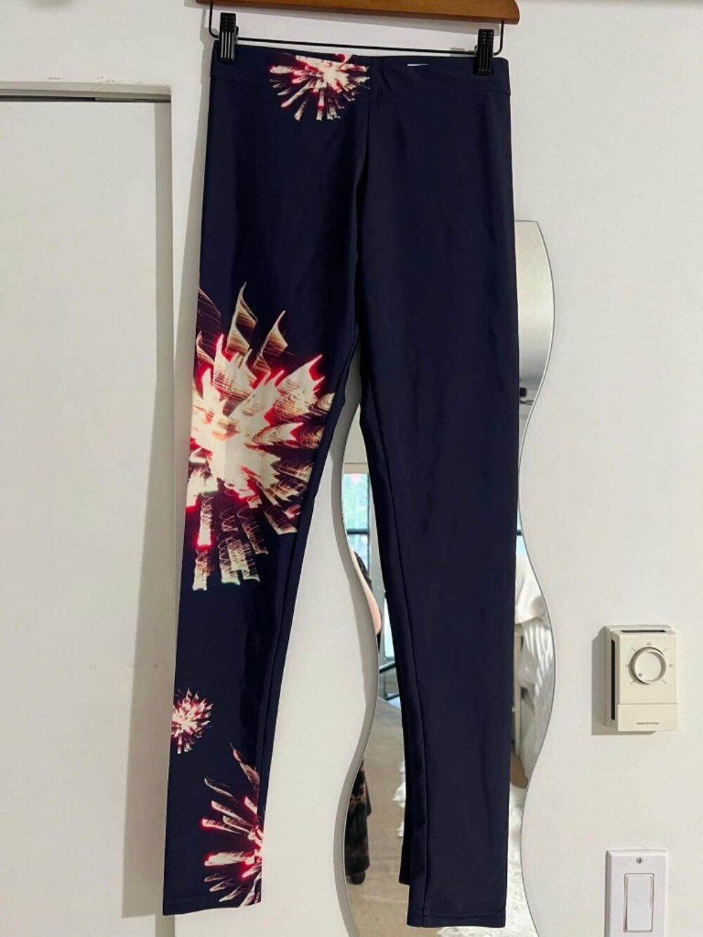 Spark of Life fireworks printed leggings, size M